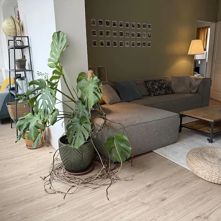 Beautiful And Spacious T4 With Garage, Great Location Apartmán *