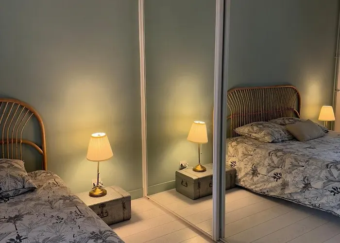 Beautiful And Spacious T4 With Garage, Great Location