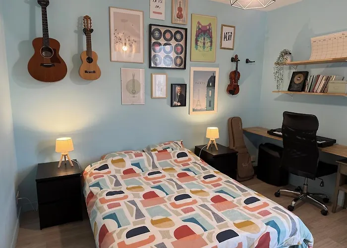 Beautiful And Spacious T4 With Garage, Great Location