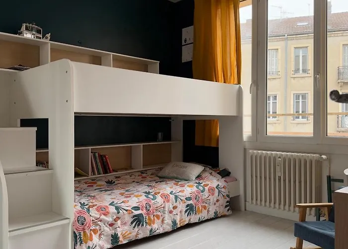 Beautiful And Spacious T4 With Garage, Great Location 아파트 디종